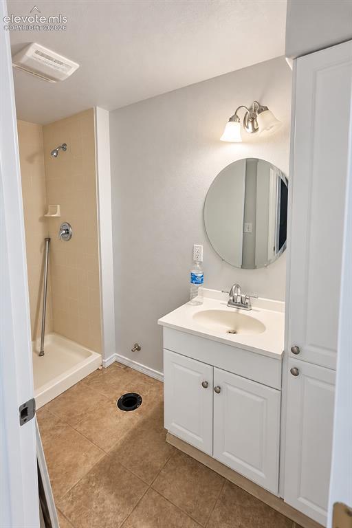 Image 26 of 32: Basement Bathroom