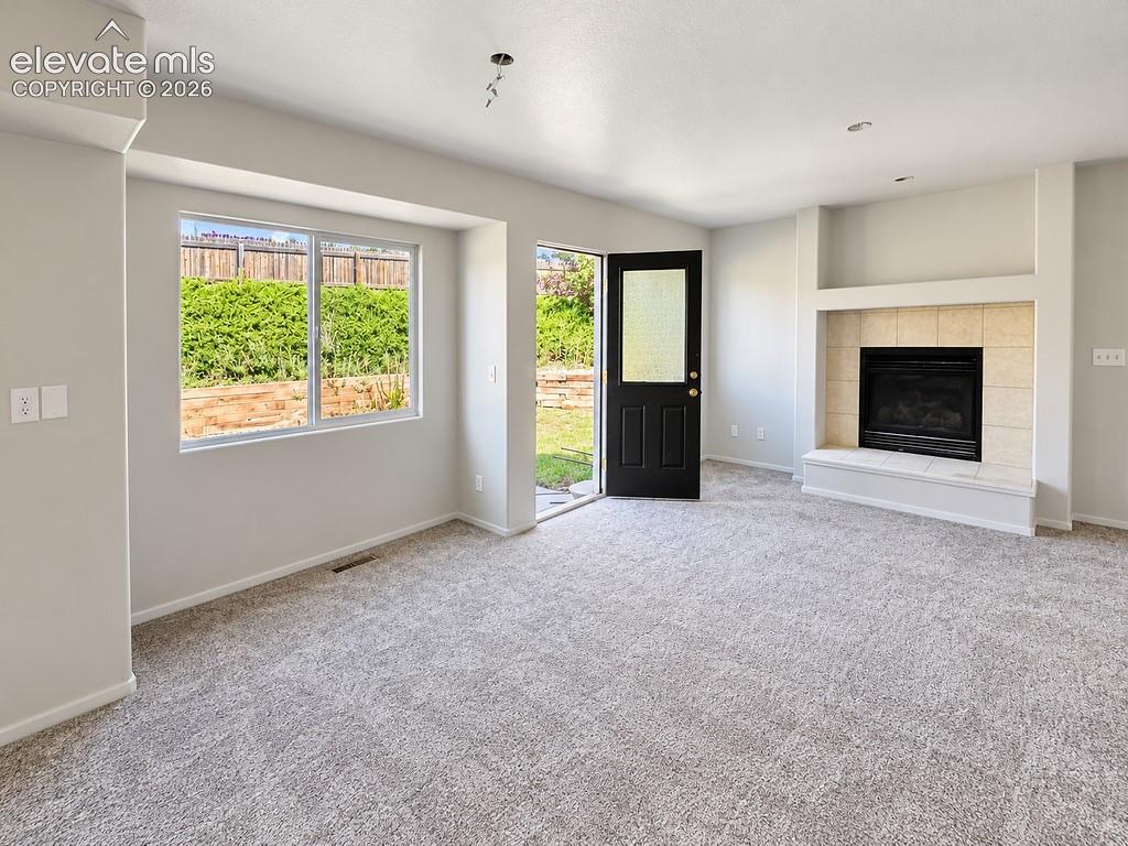 Image 6 of 32: Living Room