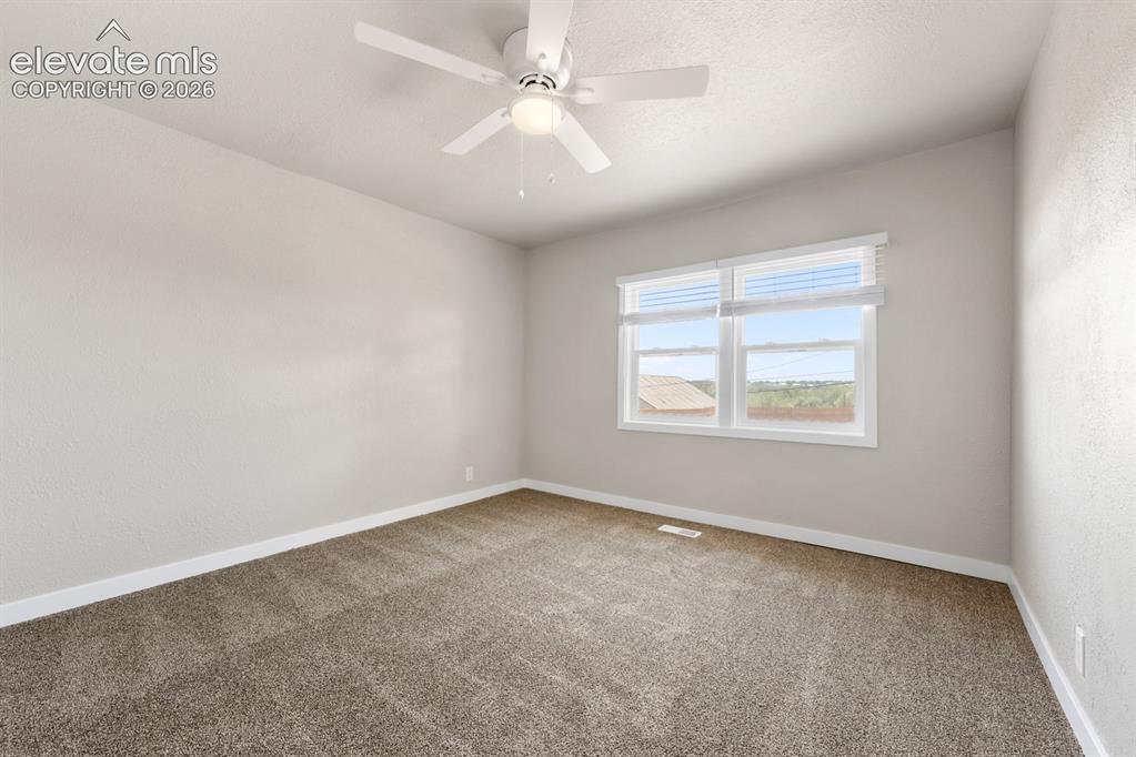 Image 15 of 31: Bedroom
