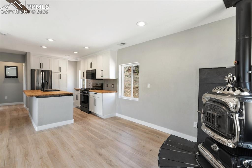 Image 10 of 44: Living Room