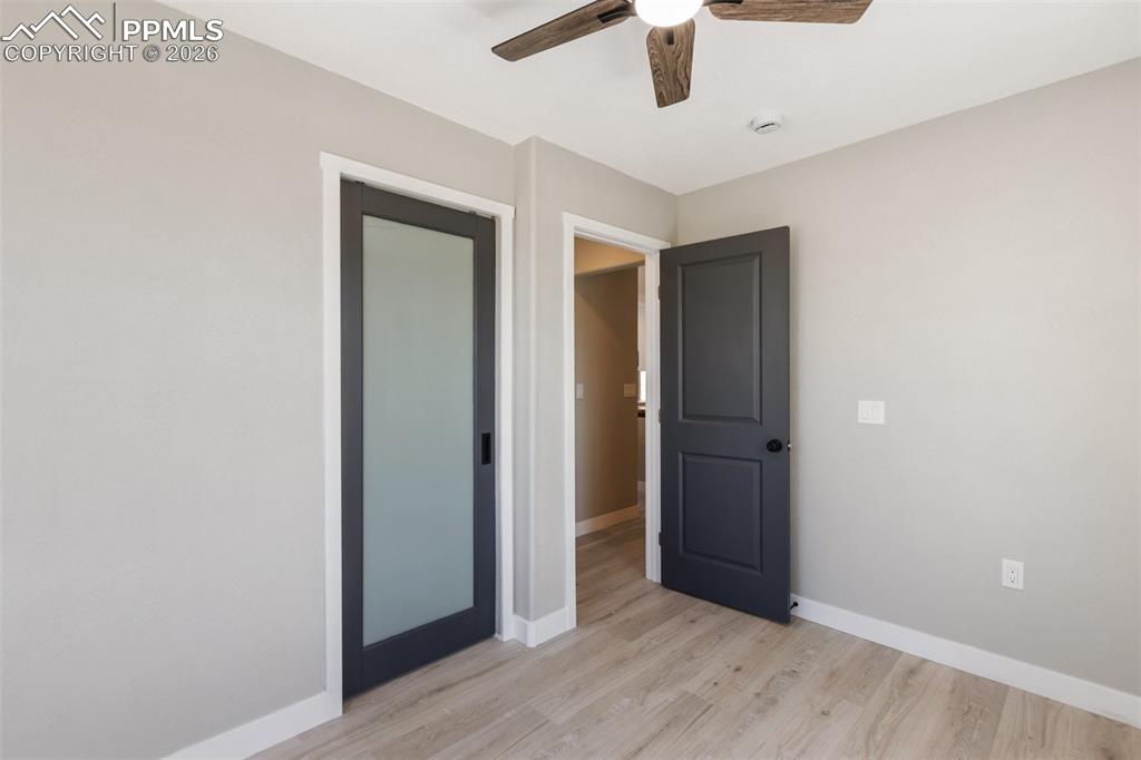 Image 26 of 44: Bedroom