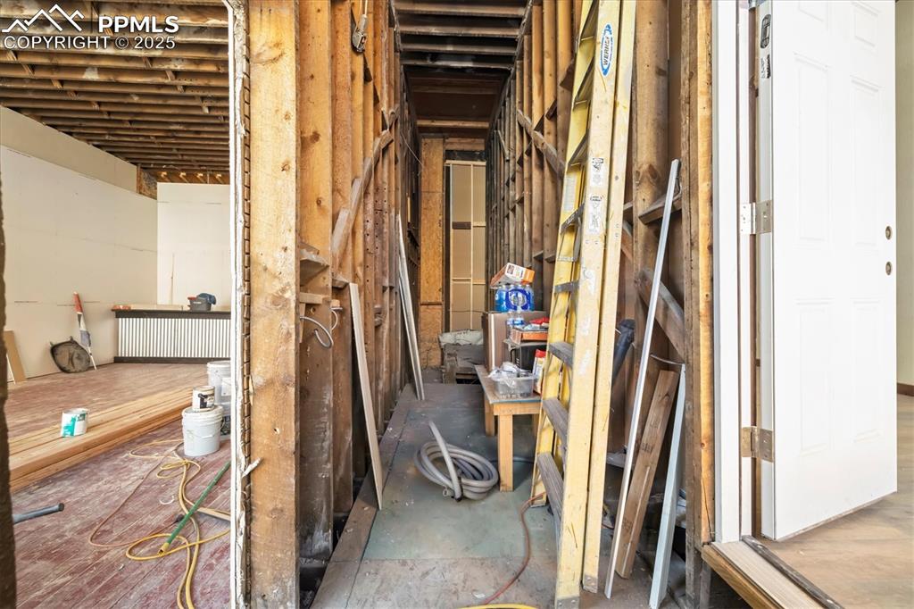 Image 19 of 43: Storage Space between Units 312 & 310