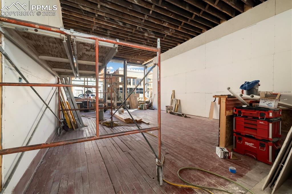 Image 24 of 43: Unit 310