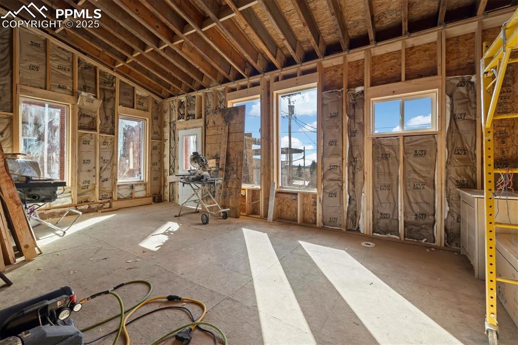 Image 26 of 43: Unit 310