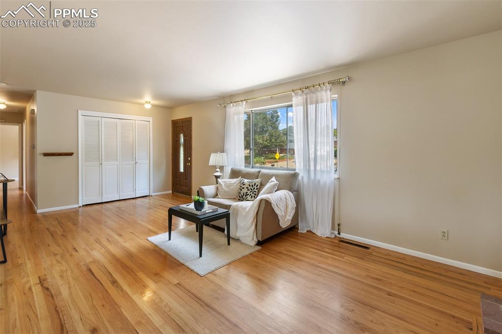 Image 17 of 49: Living Room