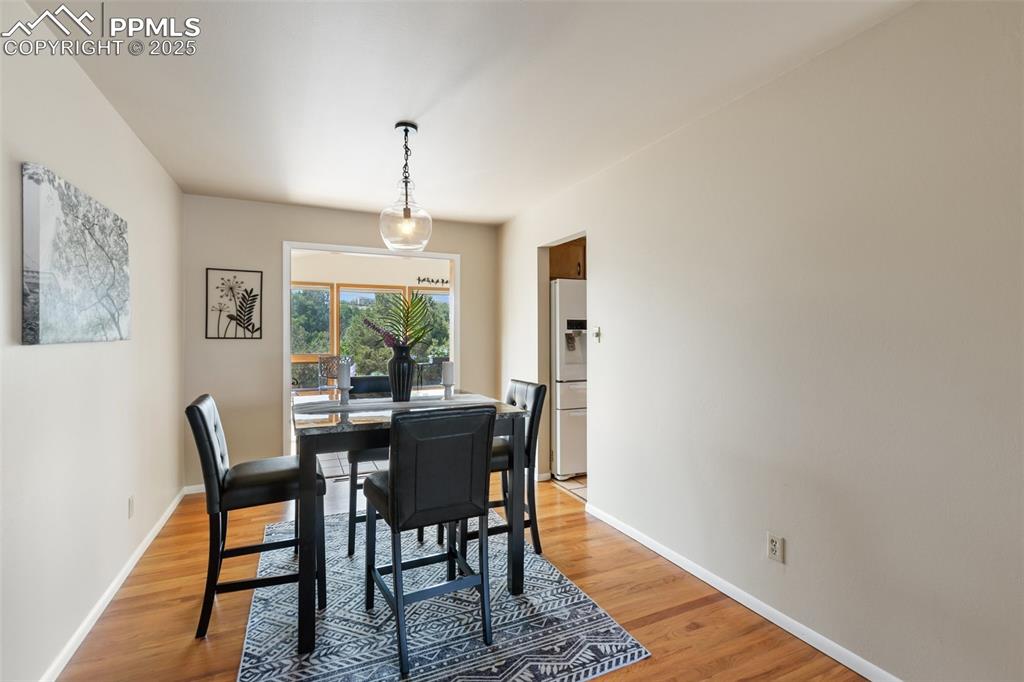 Image 20 of 49: Dining Area