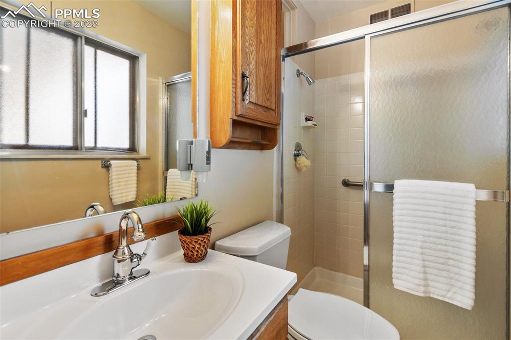 Image 38 of 49: Primary Suite Bath