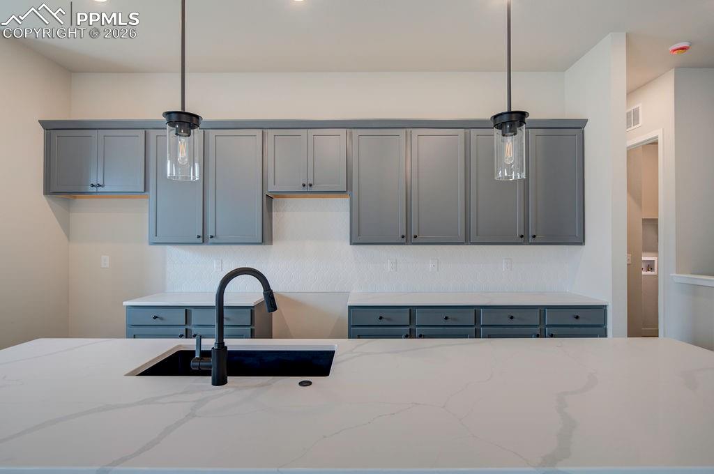 Image 19 of 37: Kitchen