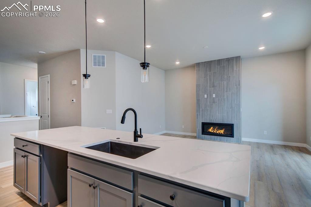 Image 20 of 37: Kitchen