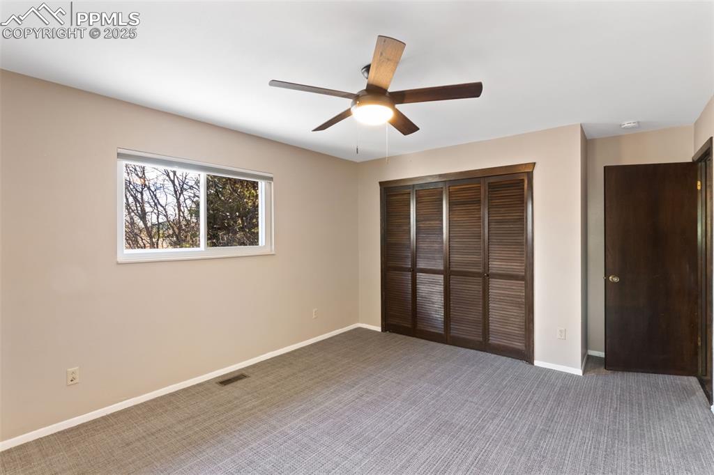 Image 21 of 40: Bedroom