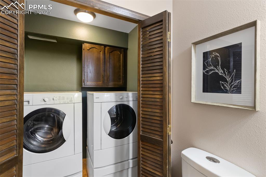 Image 27 of 40: Laundry