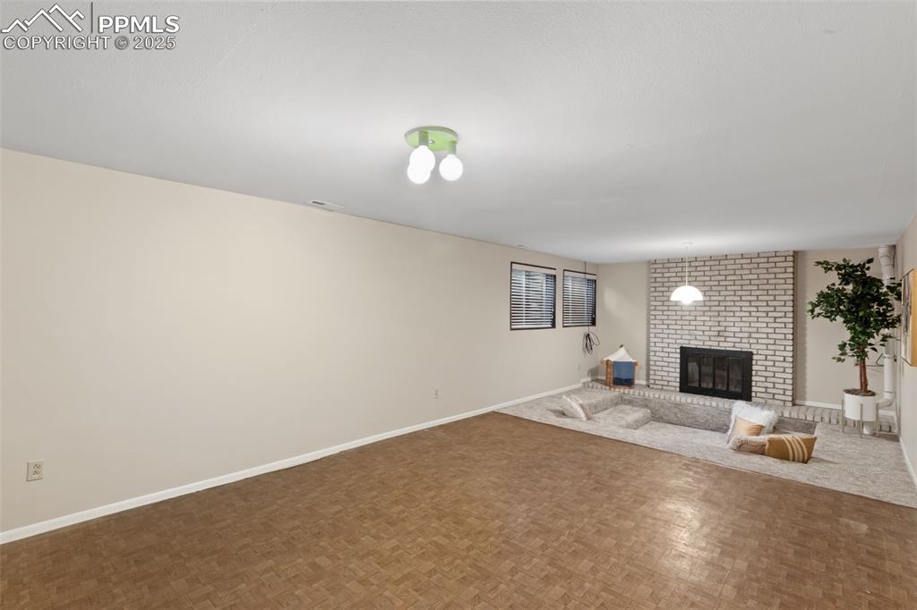 Image 30 of 40: Living Room