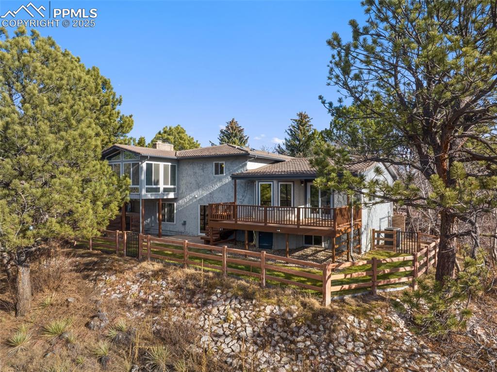 Image 35 of 40: Back of Structure