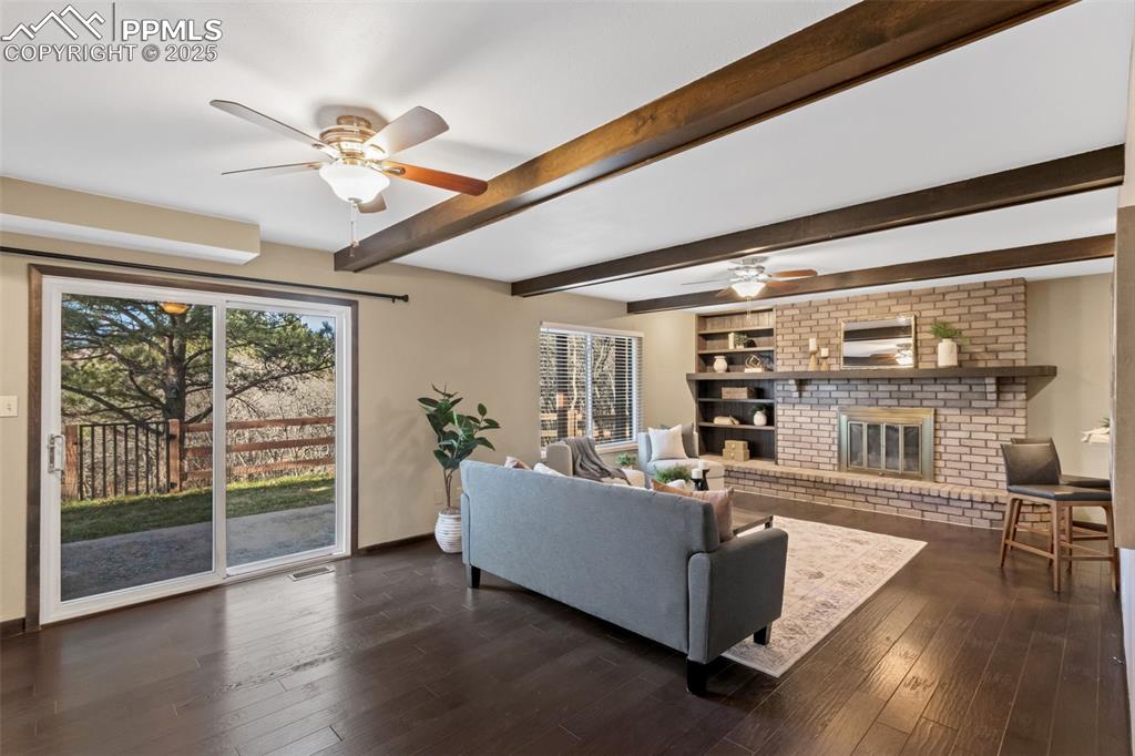 Image 9 of 40: Living Room