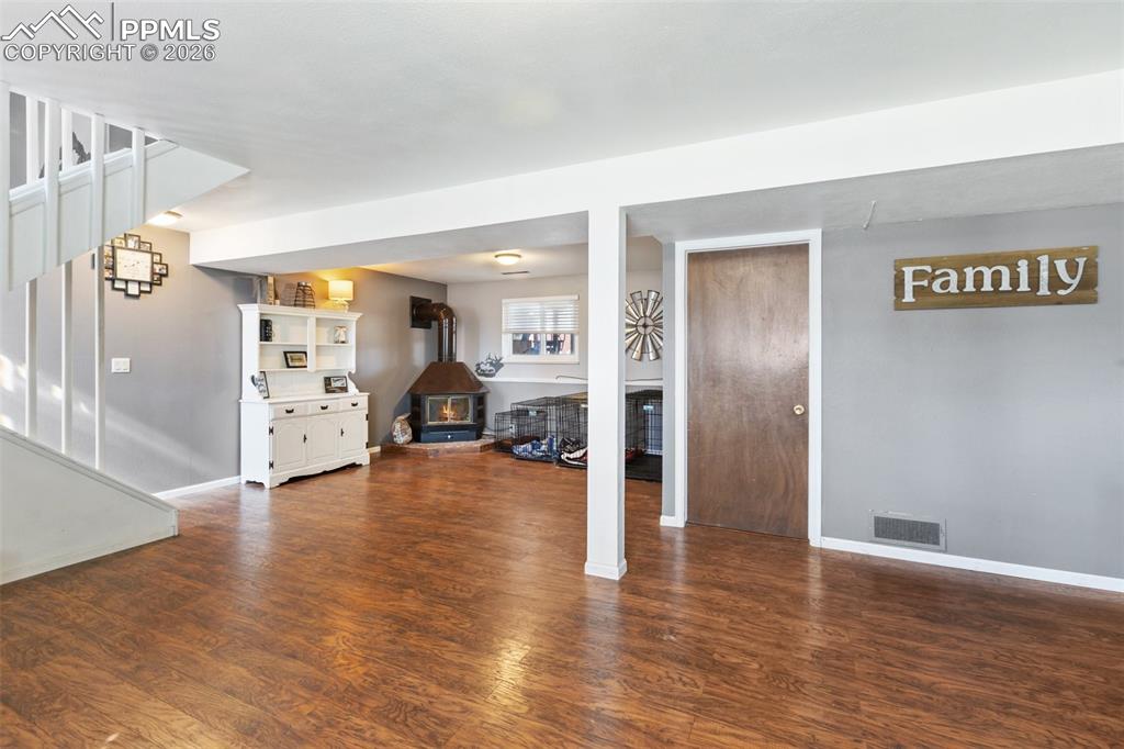 Image 24 of 36: Family Room