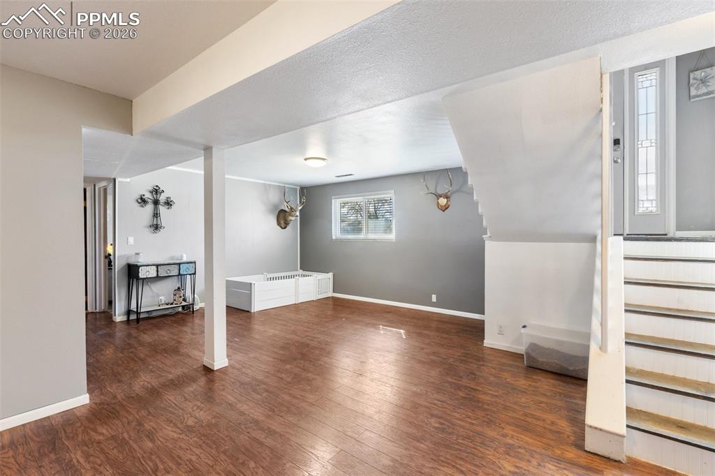 Image 25 of 36: Family Room