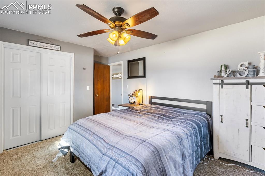 Image 27 of 36: Bedroom