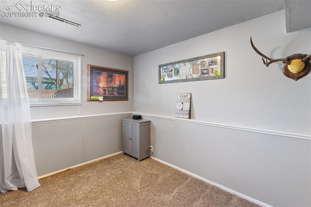 Image 30 of 36: Bedroom