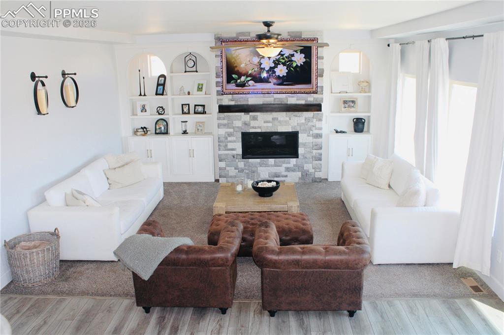 Image 12 of 30: Living Room