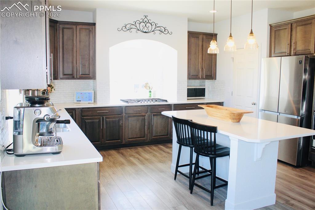 Image 13 of 30: Kitchen