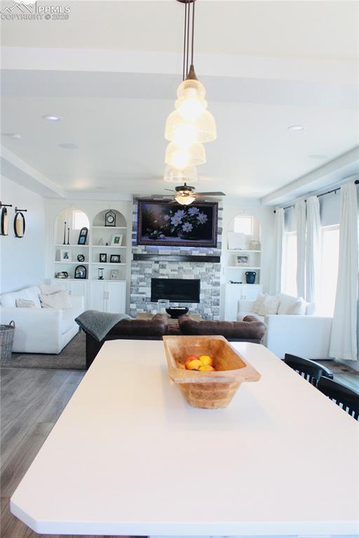 Image 14 of 30: Dining Area