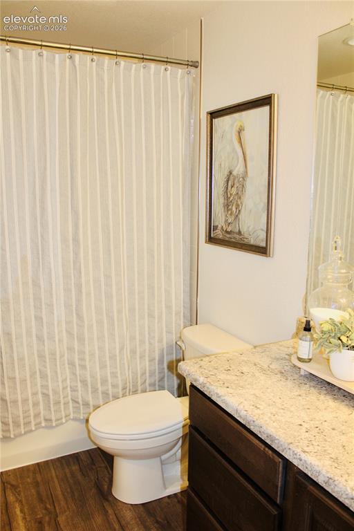 Image 25 of 30: Bathroom