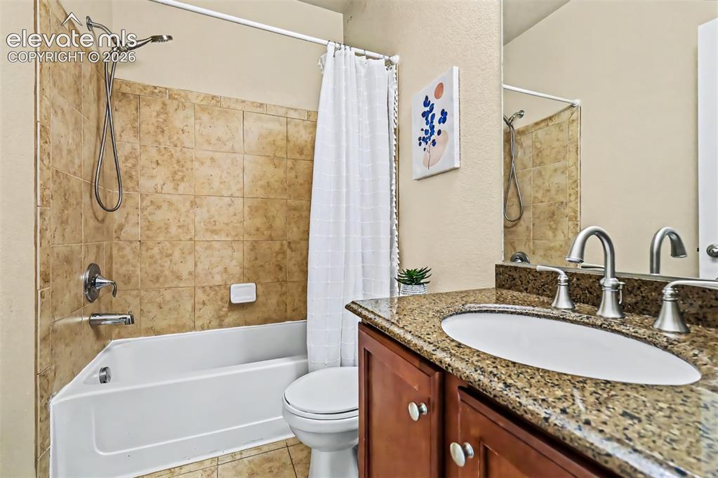 Image 19 of 44: Additional bedroom on the main level