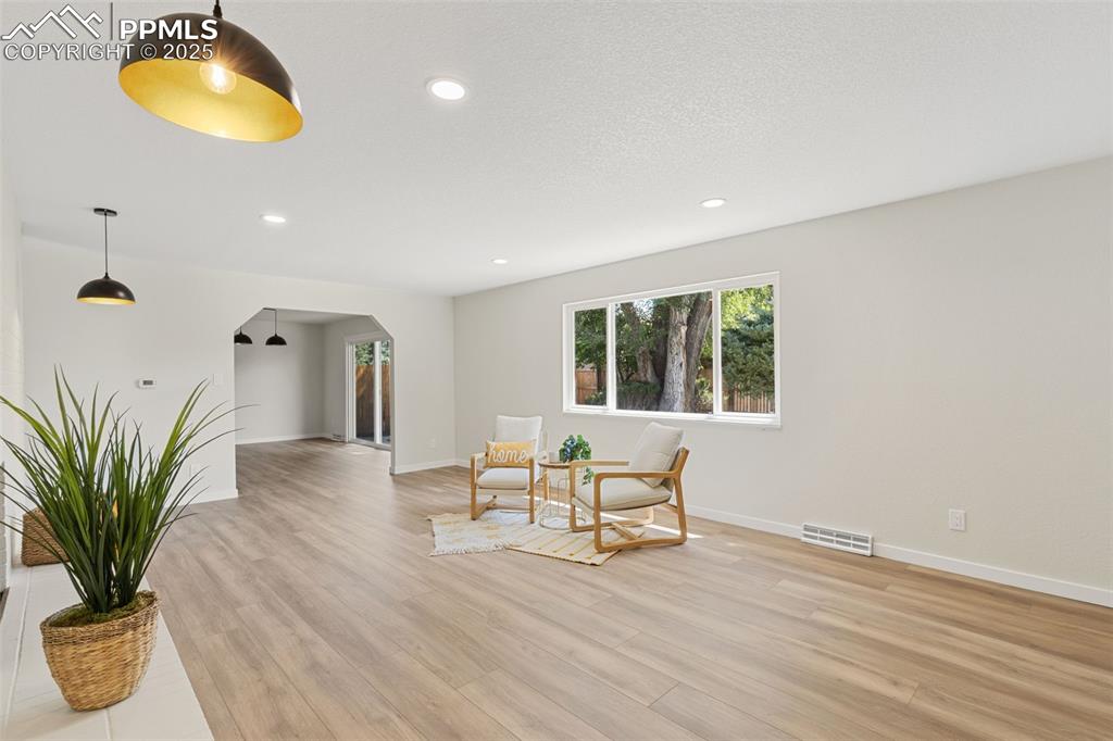 Image 8 of 36: Sitting Room