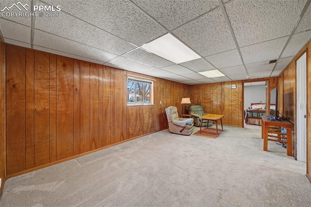 Image 18 of 45: Family Room