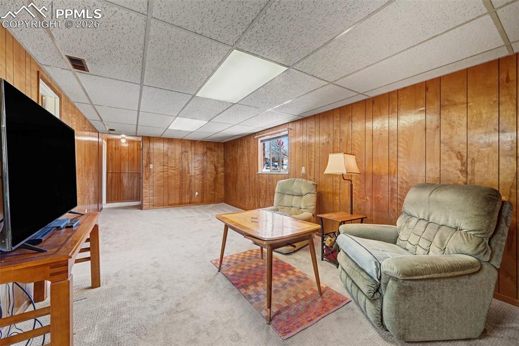 Image 25 of 45: Family Room