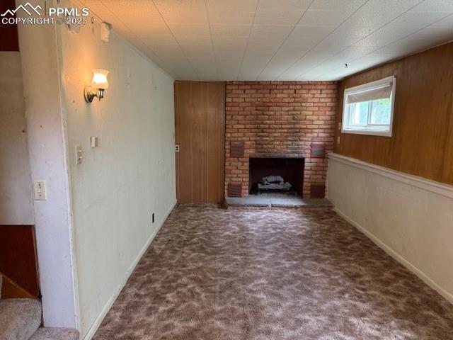 Image 10 of 16: Living Room