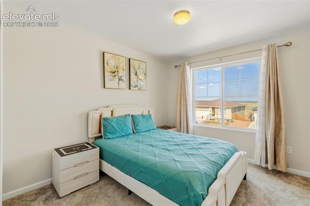 Image 18 of 28: Bedroom