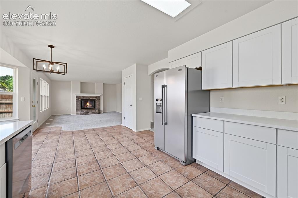 Image 12 of 30: Kitchen