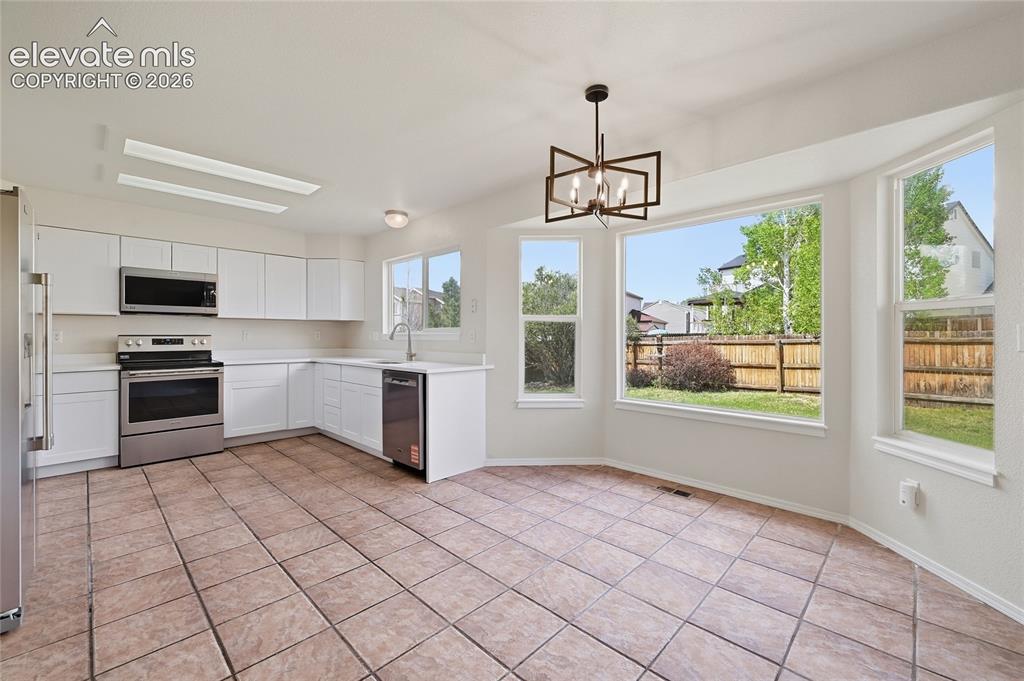 Image 8 of 30: Kitchen