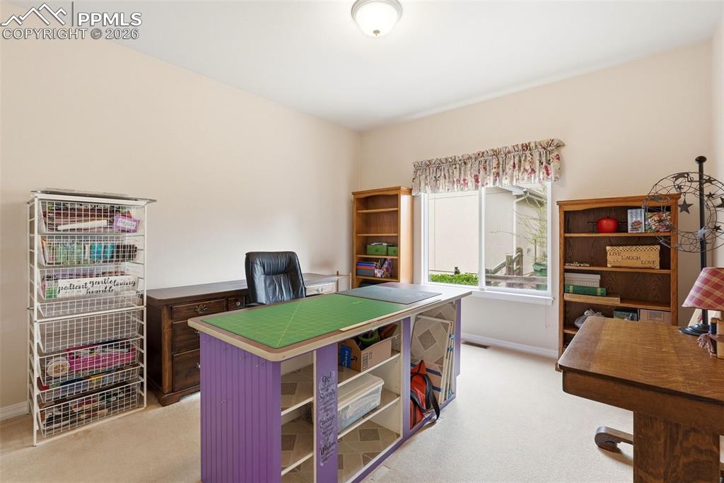 Image 30 of 50: Bedroom