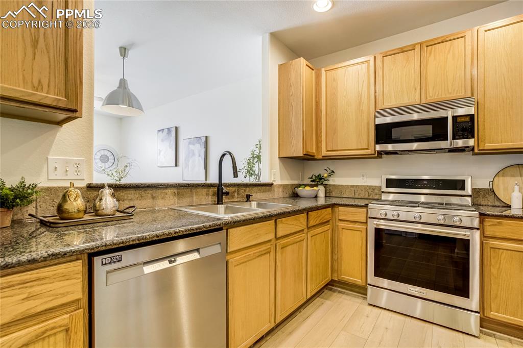 Image 11 of 43: Kitchen