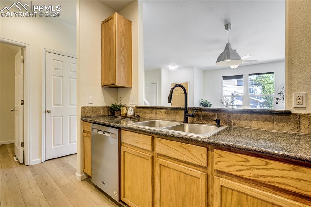 Image 13 of 43: Kitchen
