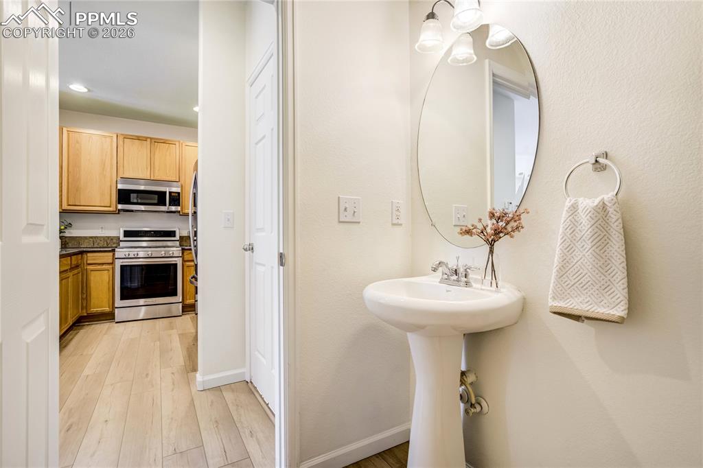 Image 17 of 43: Bathroom