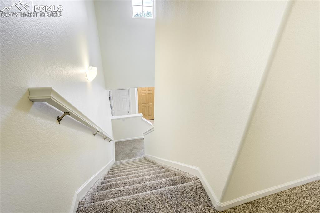 Image 19 of 43: Entry