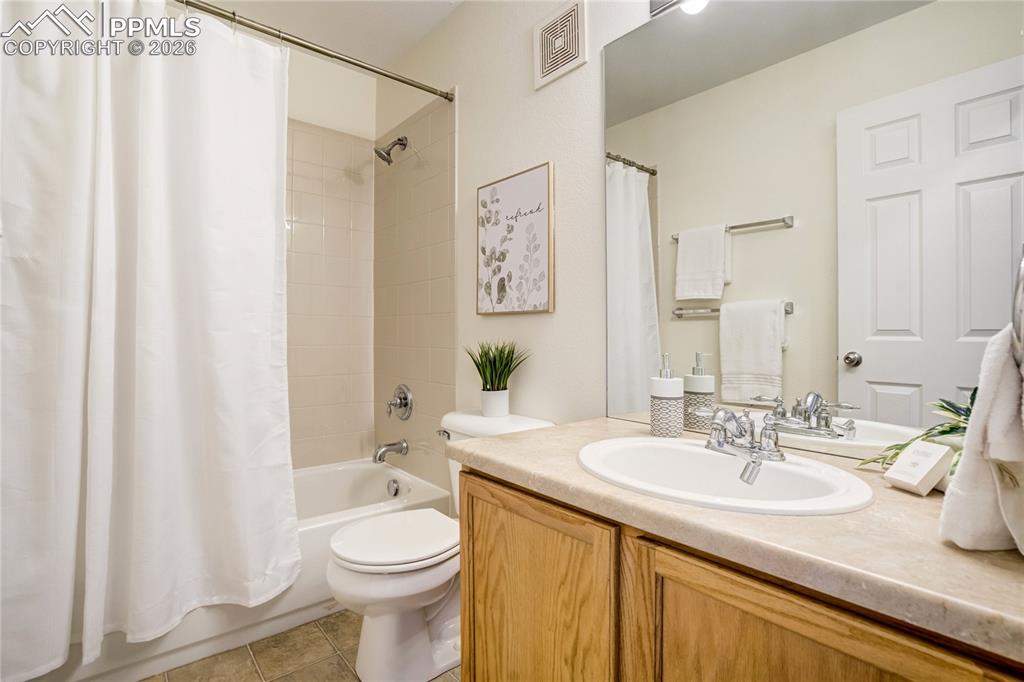 Image 31 of 43: 3rd Bathroom