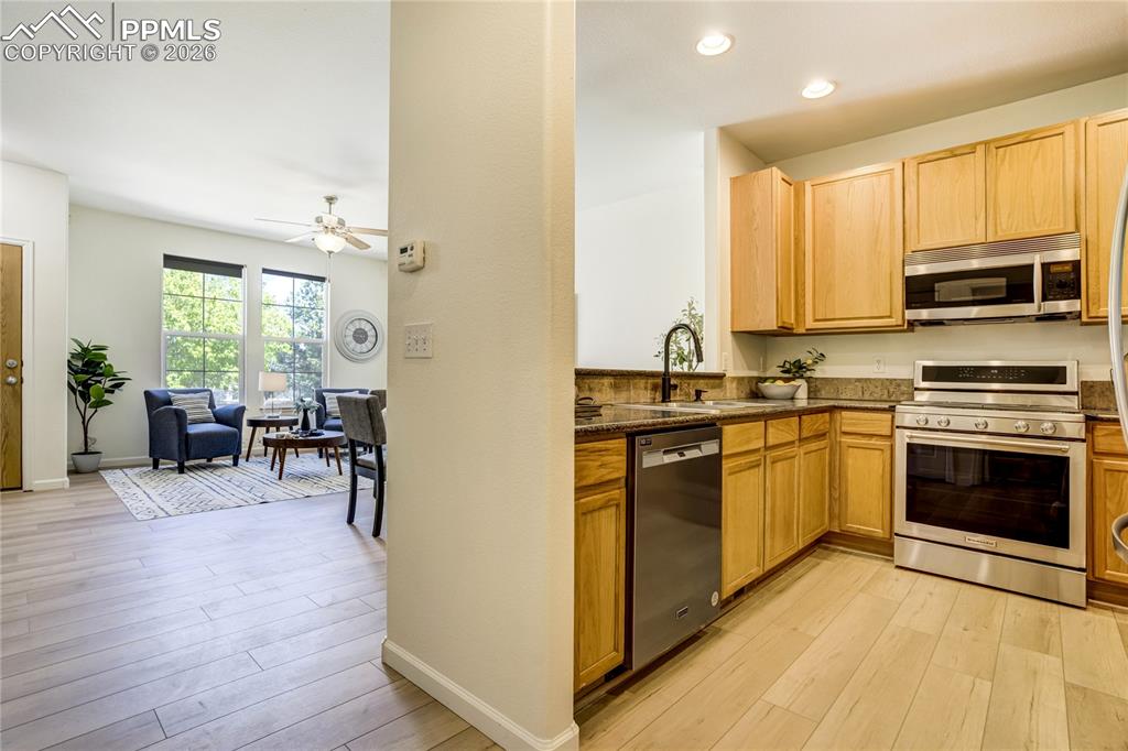 Image 9 of 43: Dining Area