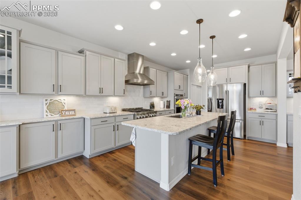 Image 2 of 6: Kitchen