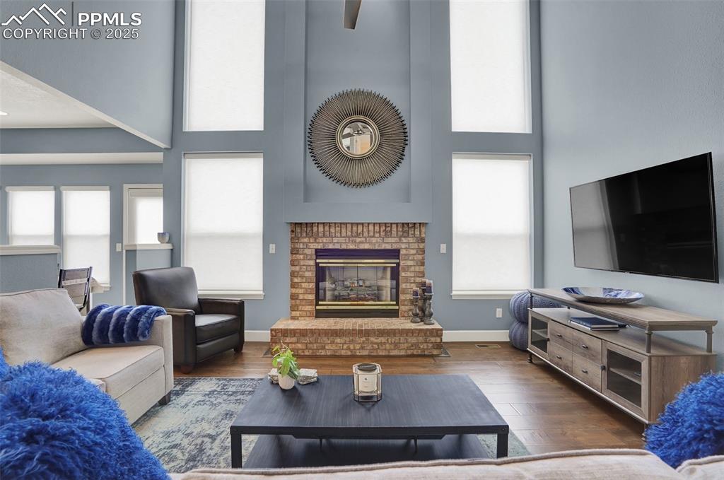 Image 21 of 50: Family Room