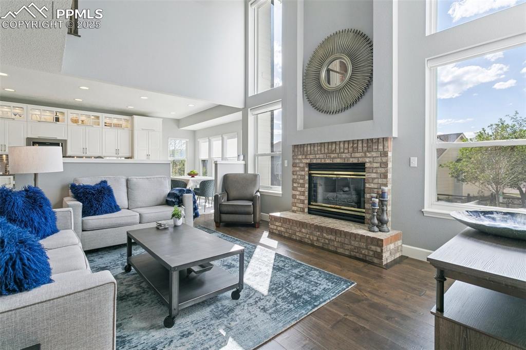 Image 22 of 50: Family Room