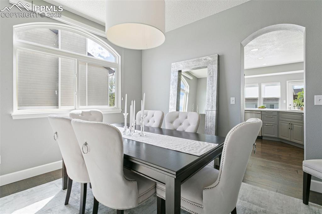 Image 9 of 50: Dining Room