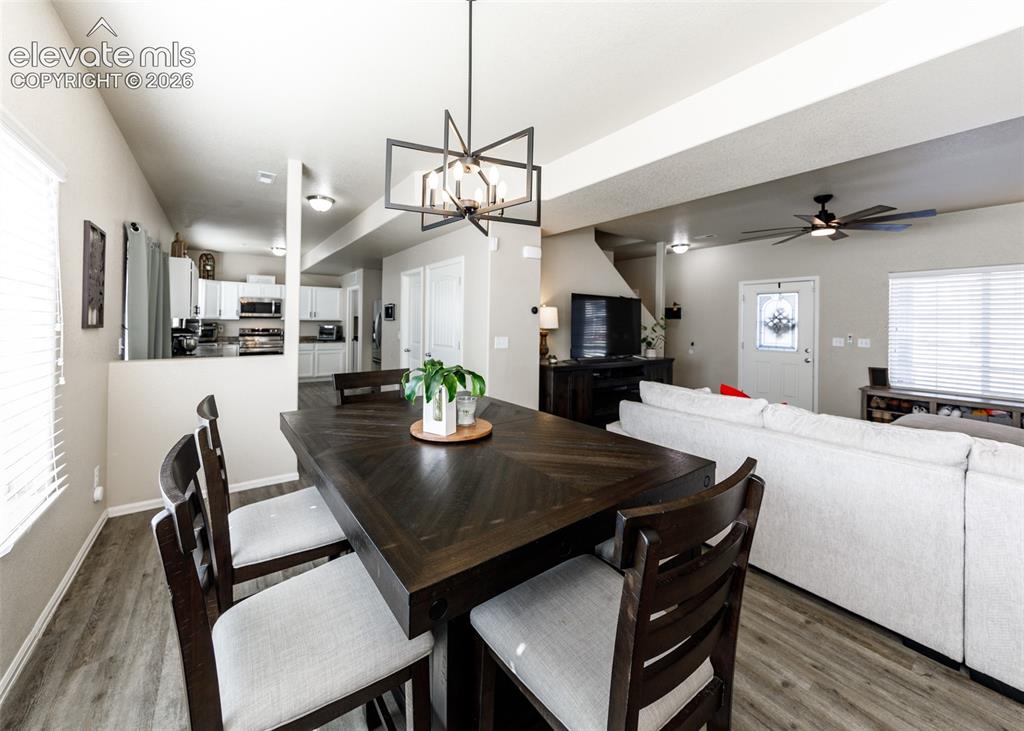 Image 12 of 48: Dining Area