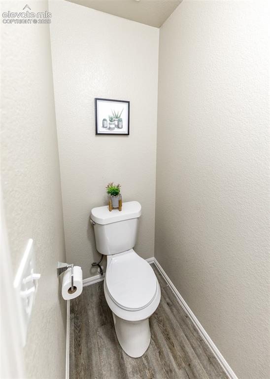 Image 37 of 48: Bathroom