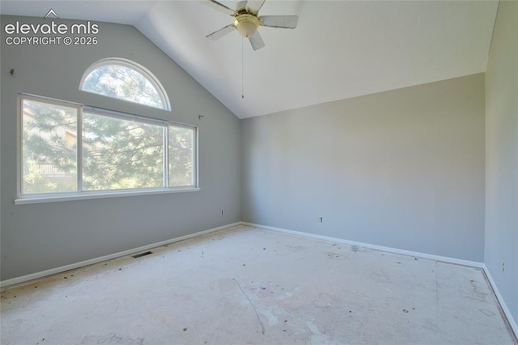 Image 15 of 28: Bedroom