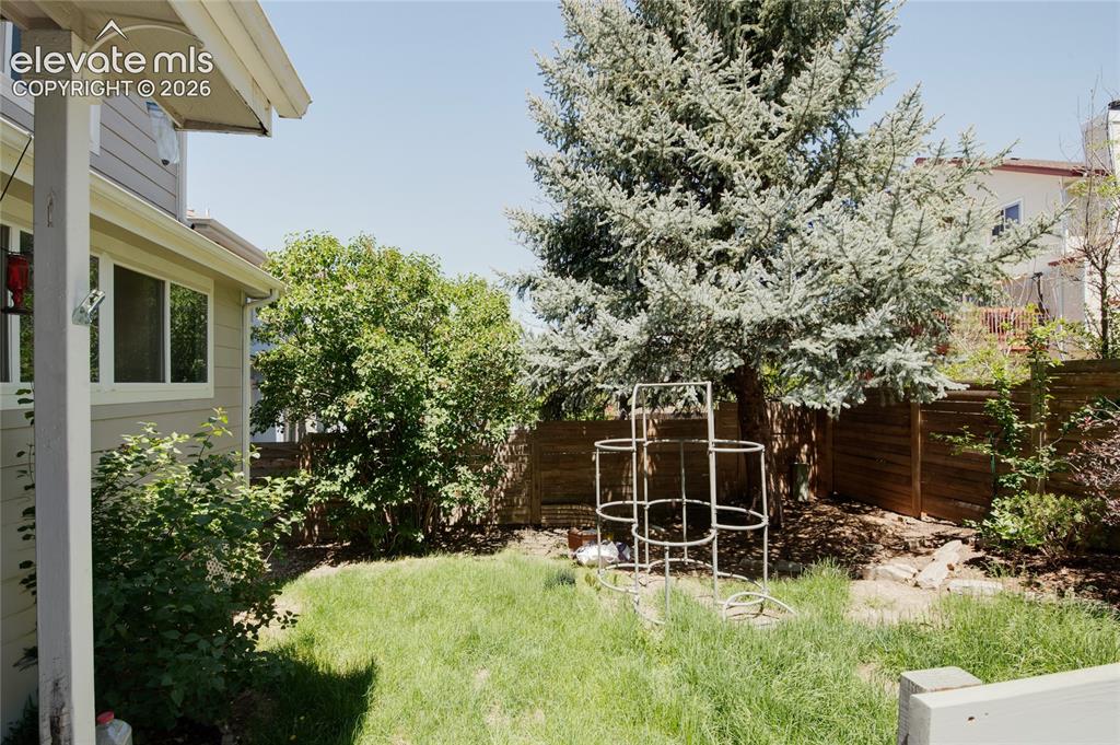 Image 28 of 28: Yard