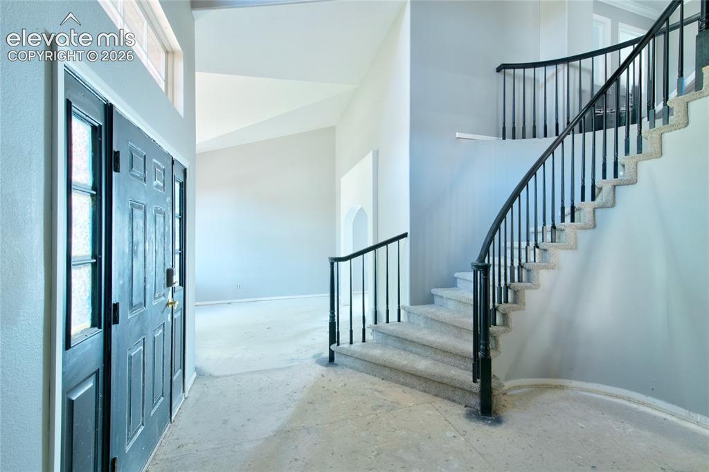 Image 3 of 28: Entry
